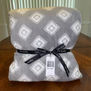 NWT Vera Bradley XL Oversized Blanket Grey White Geo
